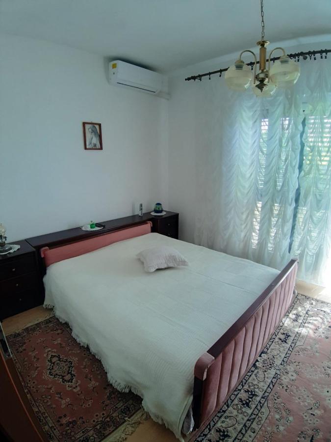 Apartmani Luce Sumartin Exterior photo