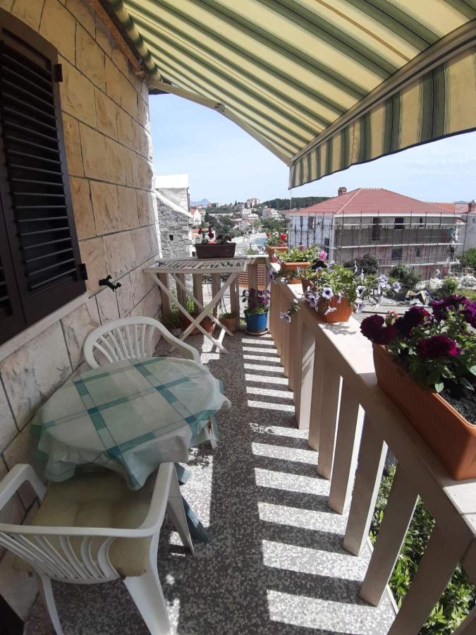 Apartmani Luce Sumartin Exterior photo