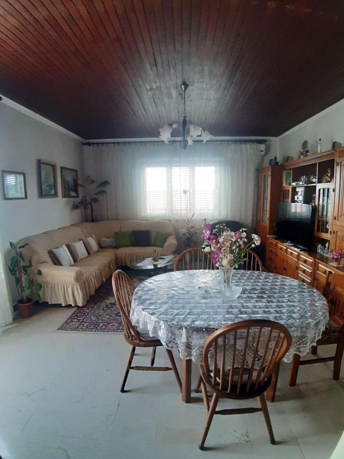 Apartmani Luce Sumartin Exterior photo